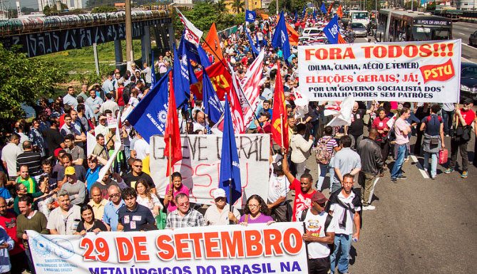 Metalúrgicos de todo o país cruzam os braços contra ataques aos direitos