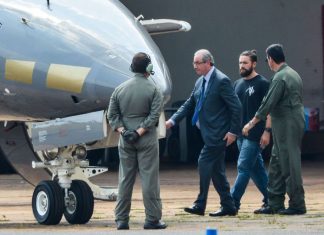 Eduardo Cunha é preso pela Lava Jato: Já vai tarde!