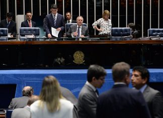 Nova cláusula de barreira ataca os partidos de esquerda