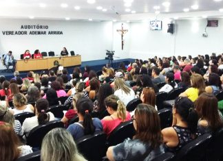 Educadores de Fortaleza preparam a resistência contra os ataques de Roberto Claudio e de Temer