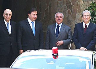 Roubam seu dinheiro e querem roubar sua aposentadoria. Fora Temer! Fora todos eles!