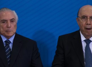 Temer deixa servidores sem reajuste em 2018 e aumenta contribuição previdenciária