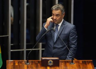 Aécio de volta ao Senado: salvam corruptos para depois tirar sua aposentadoria