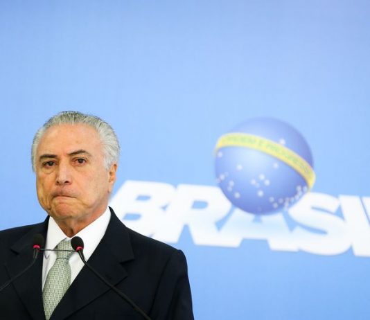Depois de gastar R$ 12 bi para salvar o mandato, Temer quer tirar a sua aposentadoria