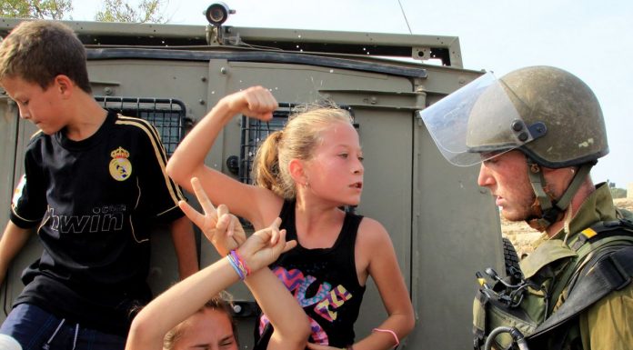 Israel detém Ahed Tamimi, símbolo da resistência palestina