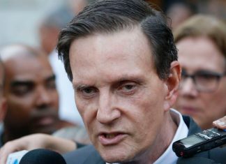 Saúde do Rio de Janeiro agoniza enquanto Crivella promete vantagens para aliados