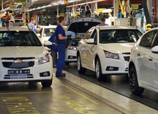 GM usa reestruturação para propor redução de direitos