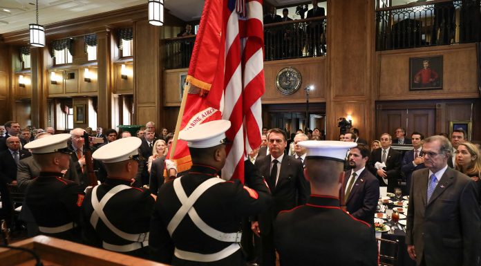 O presidente-penetra