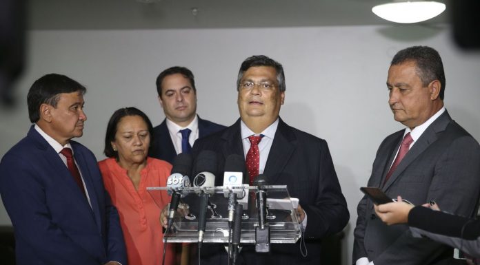 Governadores do PT e do PCdoB estão ao lado de Bolsonaro e banqueiros contra as aposentadorias