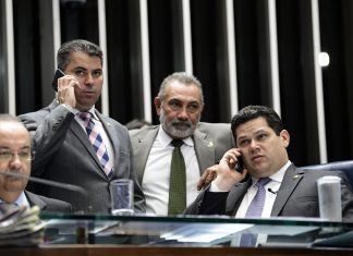 Reforma da Previdência que ataca aposentadorias está prevista para votação em 2º turno no Senado nesta terça-feira