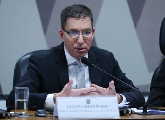 Não à perseguição contra o jornalista Glenn Greenwald