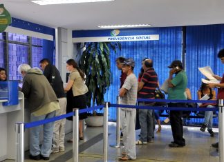 Após reforma da Previdência, governo deixa 2 milhões de pedidos parados no INSS