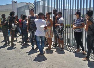 Trabalhadores do telemarketing de Feira de Santana (BA) lutam em defesa de suas vidas