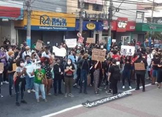 Em São Gonçalo (RJ), manifestantes protestam contra violência policial e por justiça para João Pedro