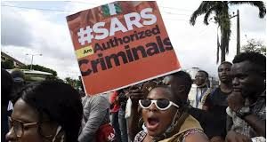 Nigéria: vitória de quem luta! Governo dissolve polícia truculenta