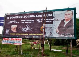 Fora Bolsonaro e Mourão: Milicianos impedem colocação de outdoor em Niteroi