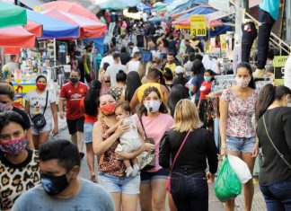 Segunda onda da pandemia avança, e governos descartam medidas de isolamento social