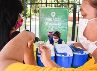 Governo Bolsonaro sabota vacina. Por um plano nacional de vacinação em massa! Vacinação para todos já!