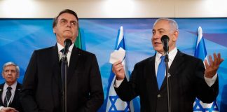 Colocar Bolsonaro e Israel no banco dos réus