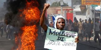 Haitianos se rebelam, mais uma vez, contra o autoritarismo o imperialismo