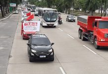 Servidores públicos do Recife protestam contra o prefeito João Campos (PSB)