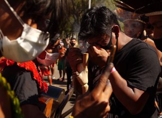 Entrega de terras indígenas às mineradoras e ao agronegócio avança na Câmara. Veja quem votou contra os indígenas