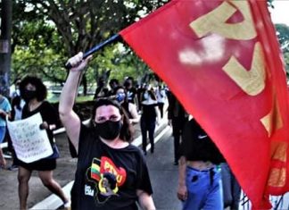 Jaú: Prefeito Ivan Cassaro, respeite o servidor! Pela reintegração da professora Cris Banhol!