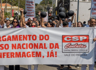 Pressão no STF: profissionais da enfermagem vão às ruas em defesa do piso nacional da categoria