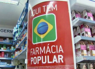 Bolsonaro desvia bilhões de Farmácia Popular e de creches para o Orçamento Secreto do centrão